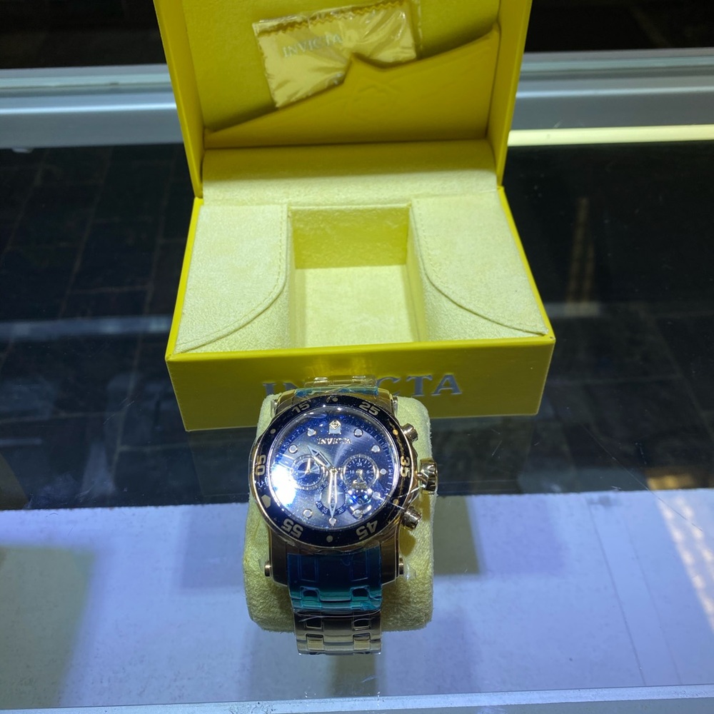 Watch - Picture 2 of 3
